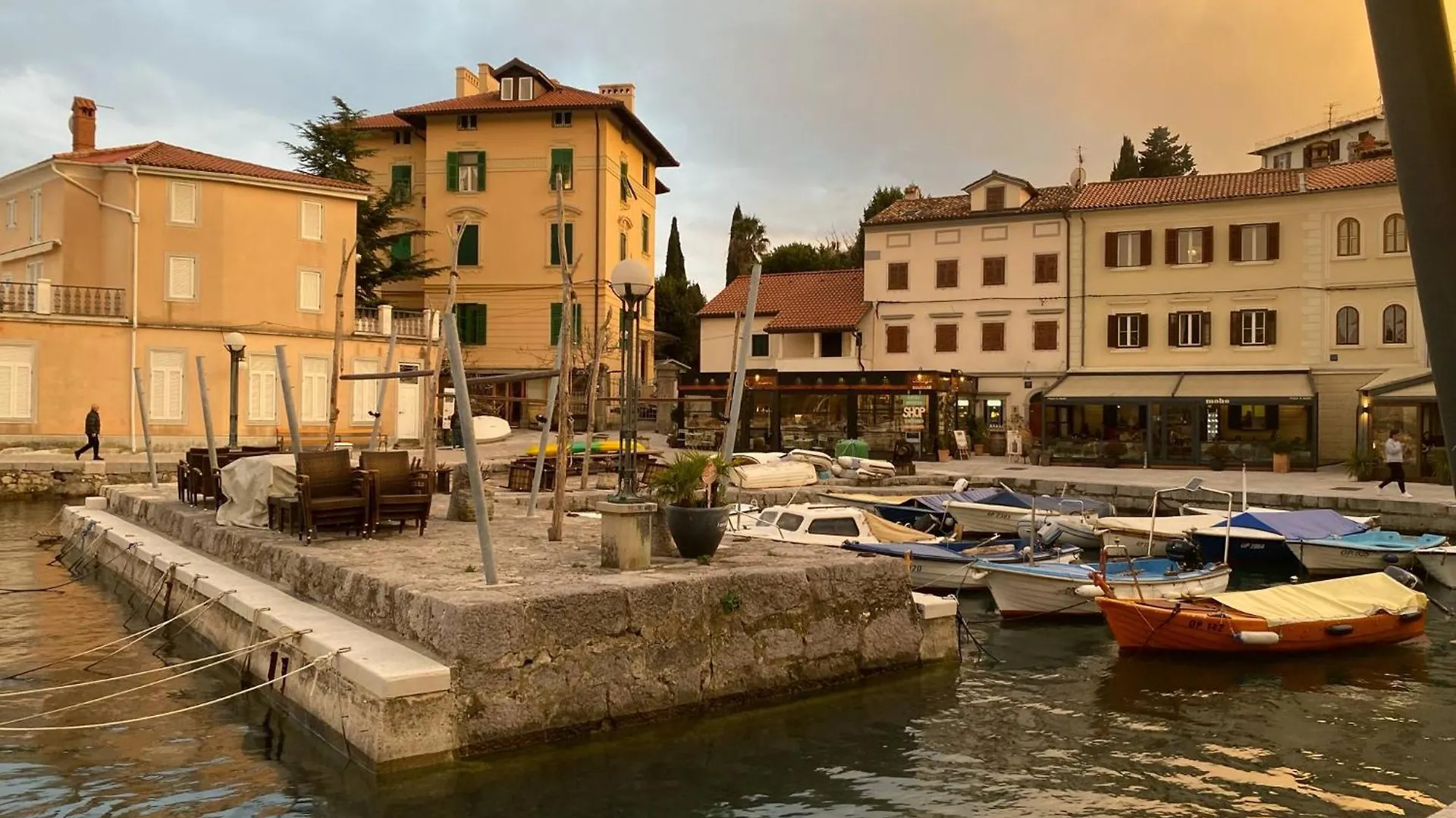 Apartment Studio S Balkonom 10 Metara Od Mora Opatija Croatia