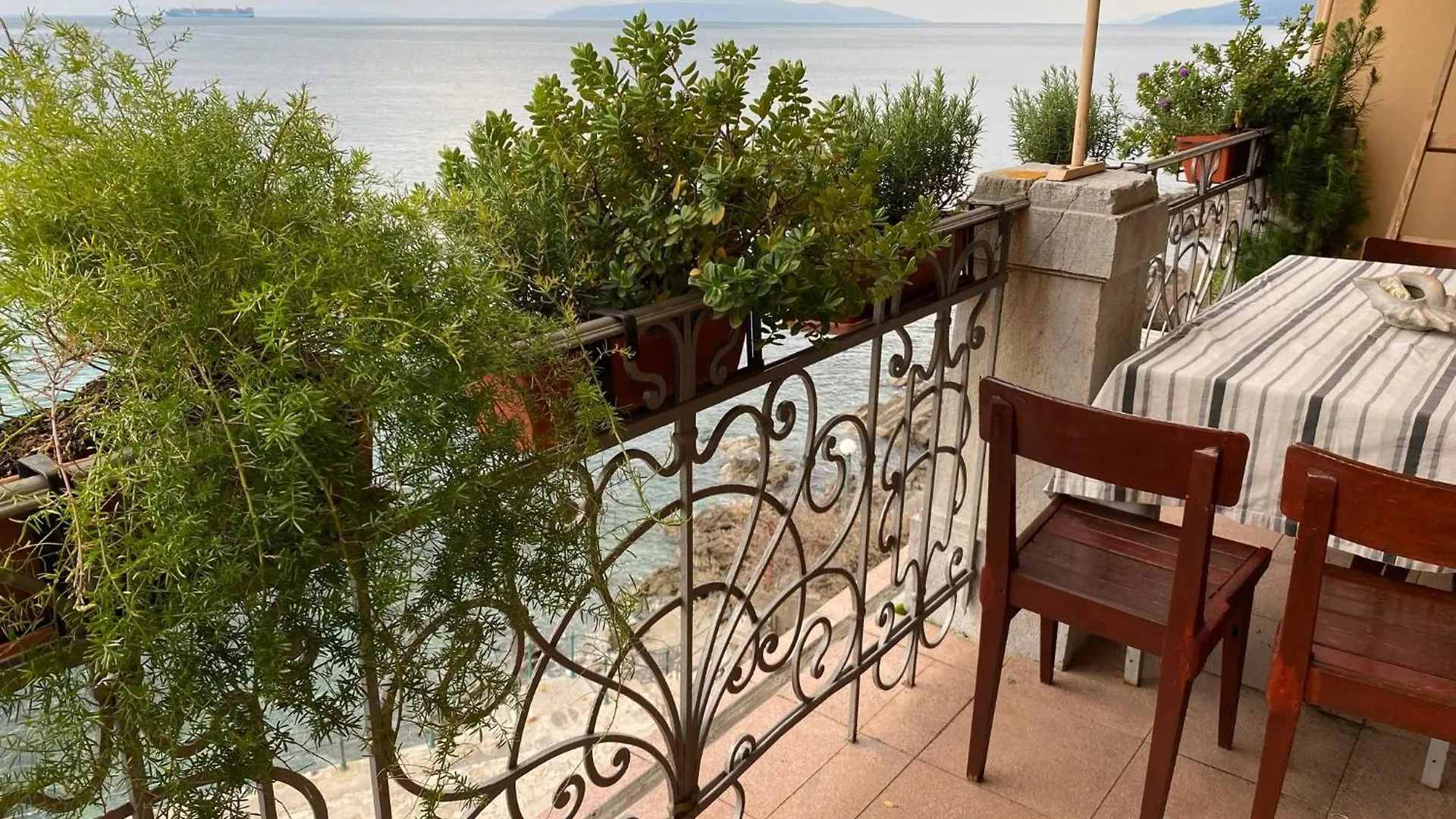 Studio S Balkonom 10 Metara Od Mora Opatija Apartment