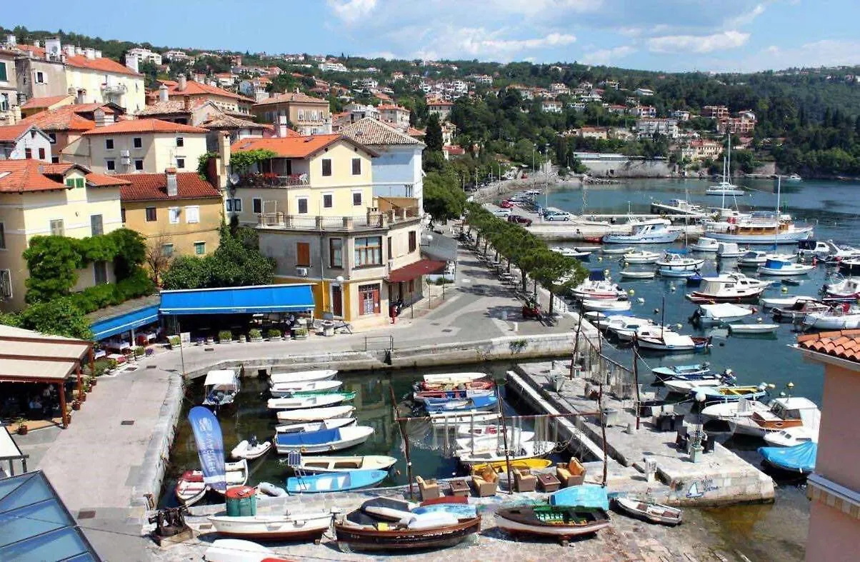 Studio S Balkonom 10 Metara Od Mora Opatija 0*,  Croatia
