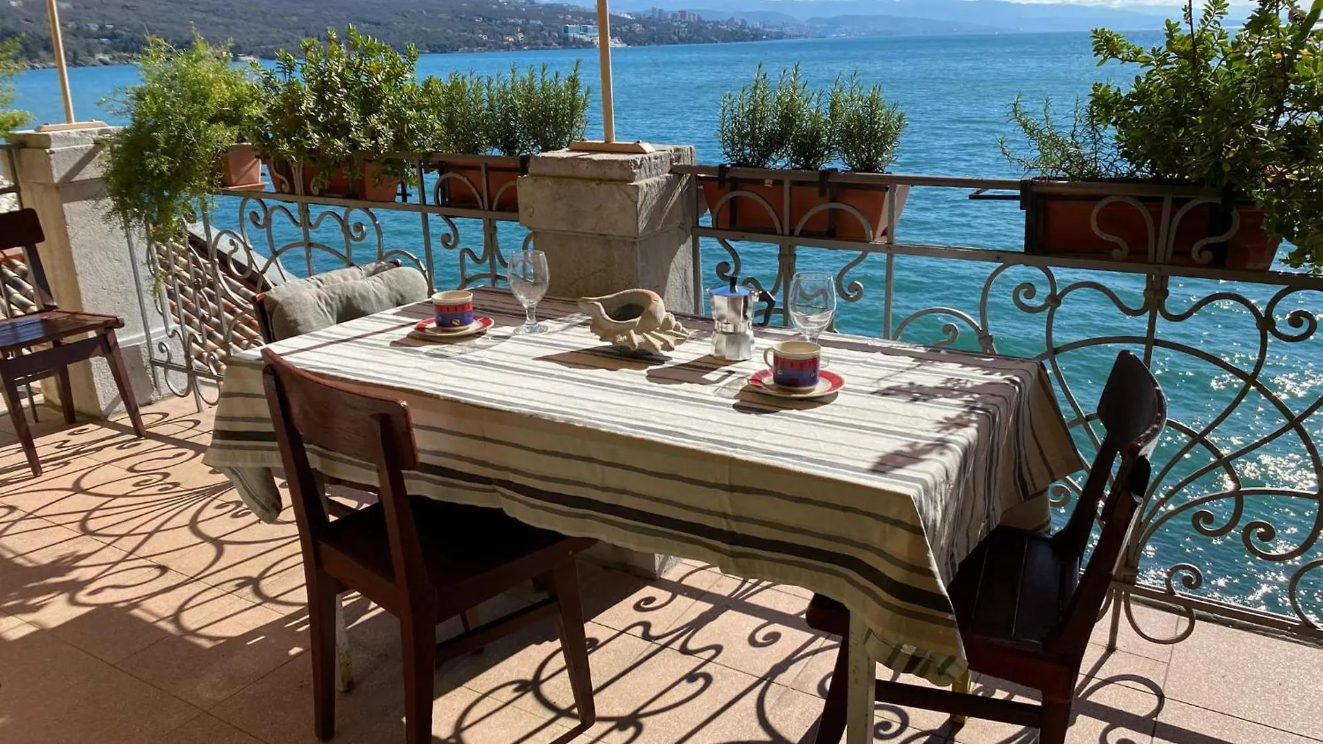 Studio S Balkonom 10 Metara Od Mora Opatija